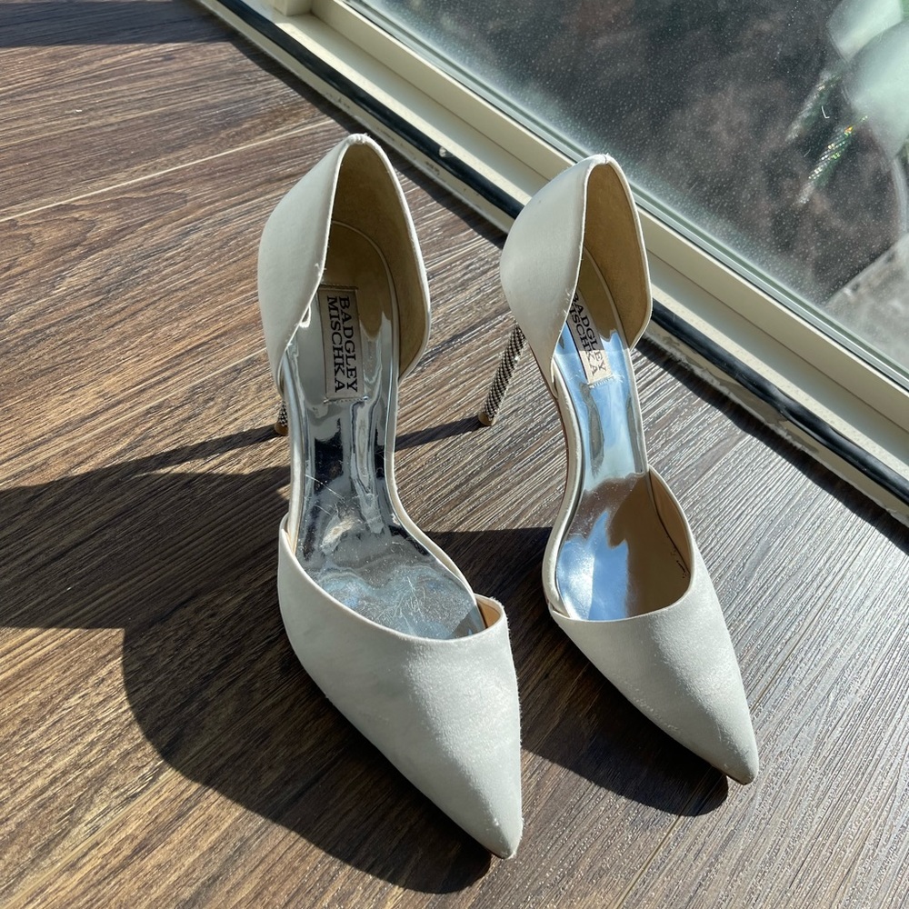 Ozara d'Orsay Pointed Toe Pump satin